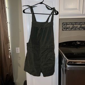 Corduroy olive green romper. BRAND NEW. SIZE medium